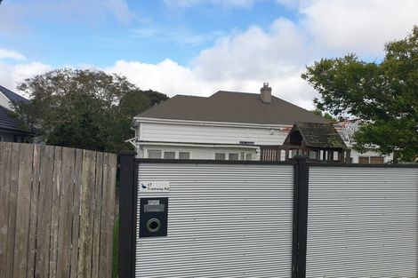 Photo of property in 27 Tramway Road, Beach Haven, Auckland, 0626