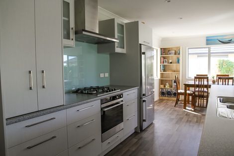 Photo of property in 150 Oteki Park Drive, Welcome Bay, Tauranga, 3112