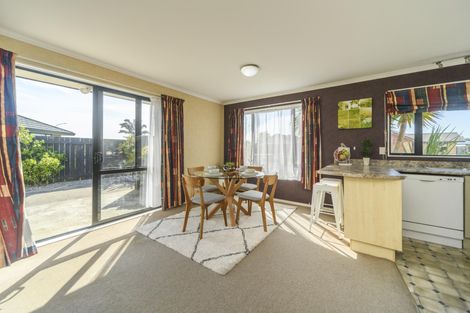 Photo of property in 4 Boston Parade, Kelvin Grove, Palmerston North, 4414