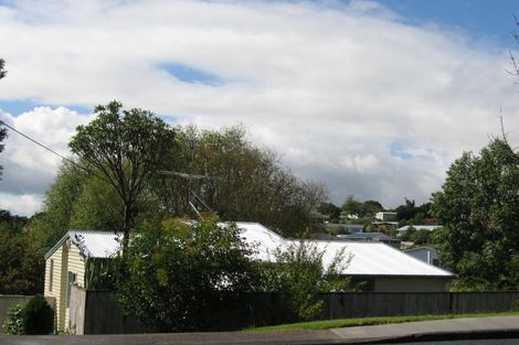 Photo of property in 60 Sunnyside Road, Sunnyvale, Auckland, 0612