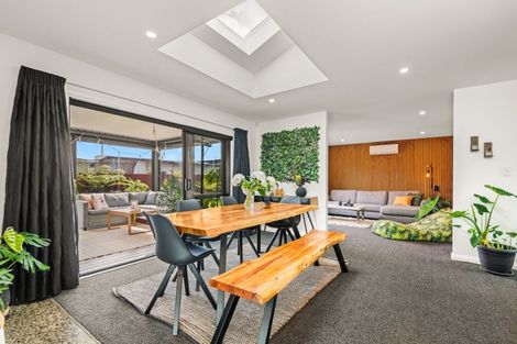 Photo of property in 6 Stratford Court, Fitzherbert, Palmerston North, 4410