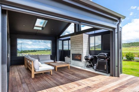 Photo of property in 16 Durmast Place, Kinloch, Taupo, 3377