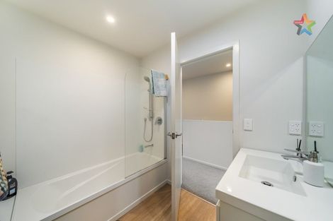 Photo of property in 4 Harena Way, Moera, Lower Hutt, 5010