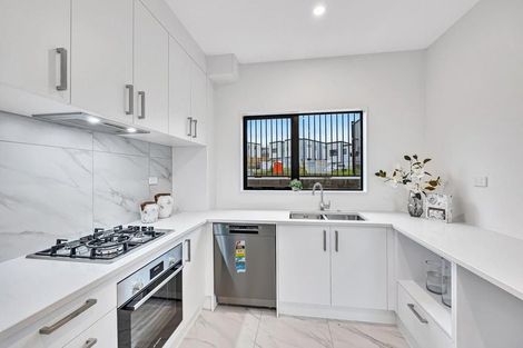 Photo of property in 16b Putiputi Way, Papakura, 2110