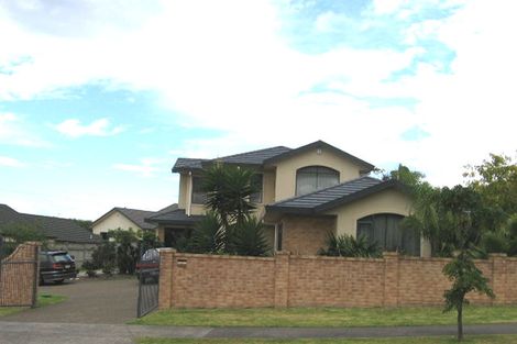 Photo of property in 11 Rosetti Rise, West Harbour, Auckland, 0618