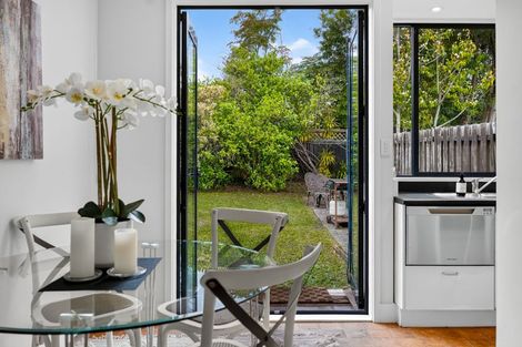 Photo of property in 5/56 Beresford Street, Bayswater, Auckland, 0622