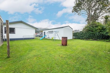 Photo of property in 318 Wellington Road, Wainuiomata, Lower Hutt, 5014