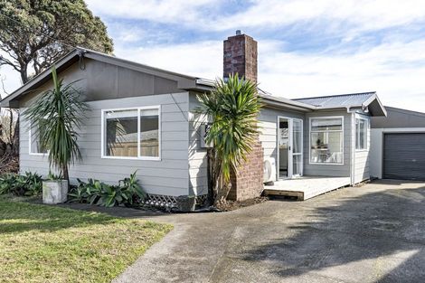 Photo of property in 71 Clifton Drive, Waitara, 4320