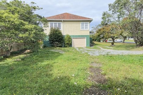 Photo of property in 17 Raroa Terrace, Tawa, Wellington, 5028
