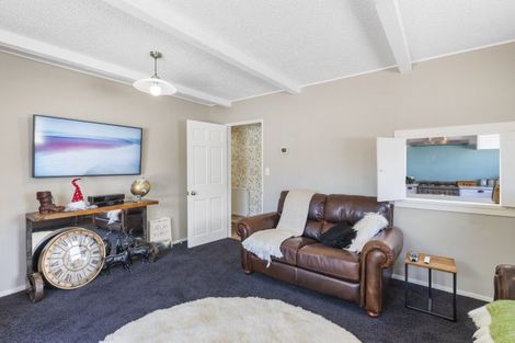 Photo of property in 261 Te Moana Road, Waikanae, 5036