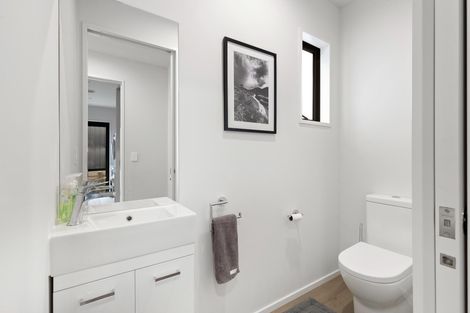 Photo of property in 8 The Heights Avenue, Wanaka, 9305