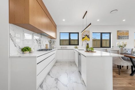 Photo of property in 4 Ngakau Road, Karaka, 2113