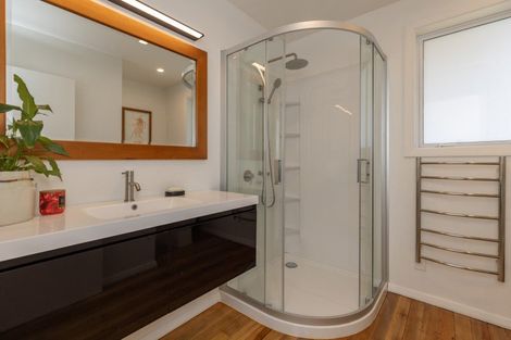 Photo of property in 35 Tennis Court Road, Raumati South, Paraparaumu, 5032