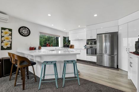 Photo of property in 117 Mangorei Road, Merrilands, New Plymouth, 4312