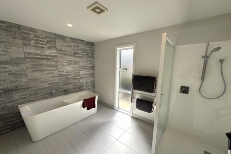 Photo of property in 15 Monaco Grove, Fitzherbert, Palmerston North, 4410