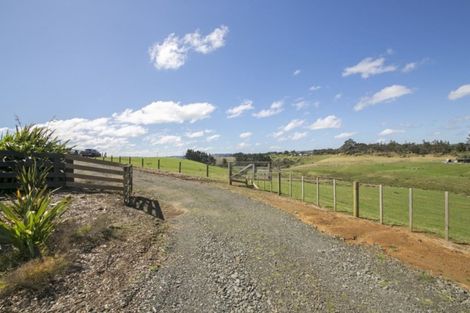 Photo of property in 280a Rimmer Road, Helensville, 0875