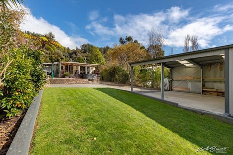Photo of property in 29 Jocelyn Crescent, Pinehaven, Upper Hutt, 5019