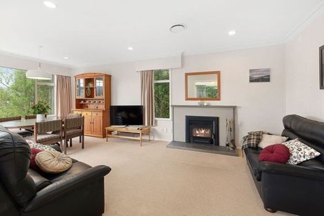 Photo of property in 3a Saint Johns Terrace, Tawa, Wellington, 5028