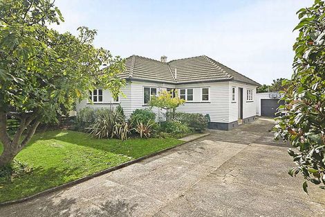 Photo of property in 15 Webb Street, Terrace End, Palmerston North, 4410