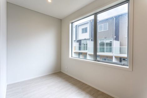 Photo of property in 8 Ceramic Lane, New Lynn, Auckland, 0600