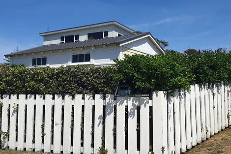 Photo of property in 9 Terrace Road, Titahi Bay, Porirua, 5022