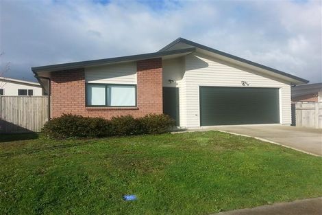 Photo of property in 17 Sunstone Crescent, Brown Owl, Upper Hutt, 5018