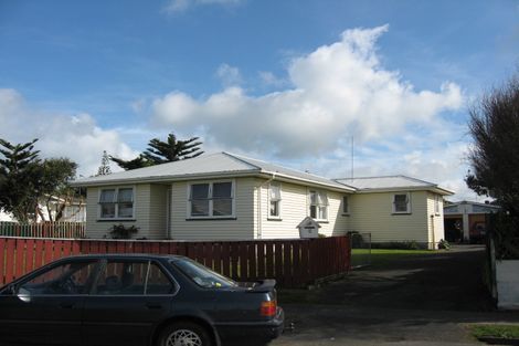 Photo of property in 8 Kupe Place, Castlecliff, Whanganui, 4501