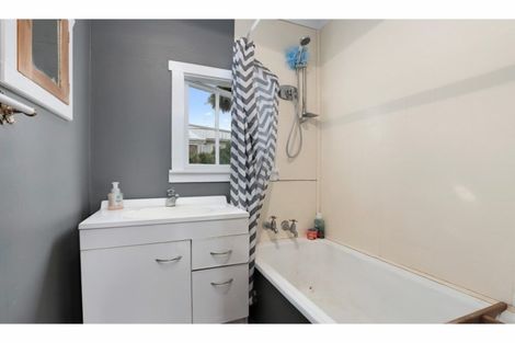 Photo of property in 12 Stanley Avenue, Te Aroha, 3320