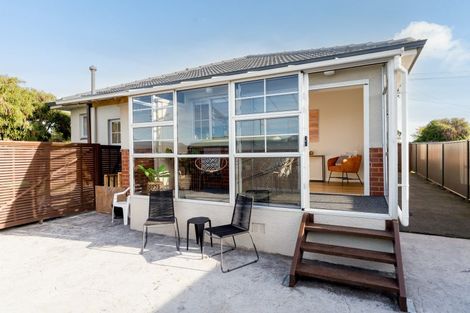 Photo of property in 27 Isadore Road, Saint Clair, Dunedin, 9012