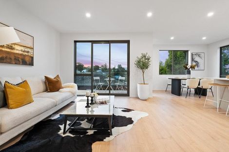 Photo of property in 144b Oaktree Avenue, Browns Bay, Auckland, 0630