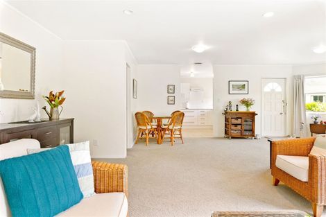 Photo of property in 299b Glengarry Road, Glen Eden, Auckland, 0602