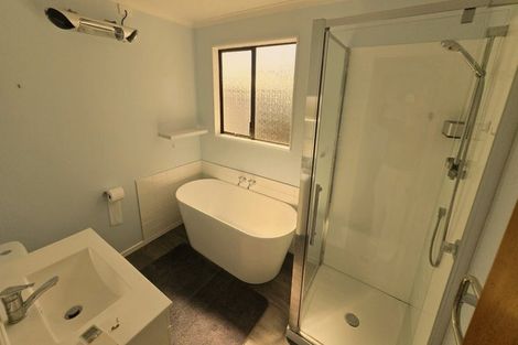 Photo of property in 3 Owaka Close, Kelson, Lower Hutt, 5010