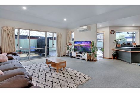 Photo of property in 2/95 Vagues Road, Northcote, Christchurch, 8052