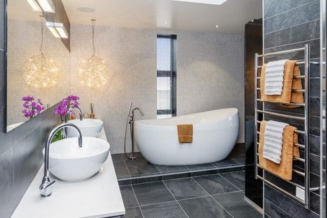 Photo of property in 101 Glenstrae Road, Redcliffs, Christchurch, 8081