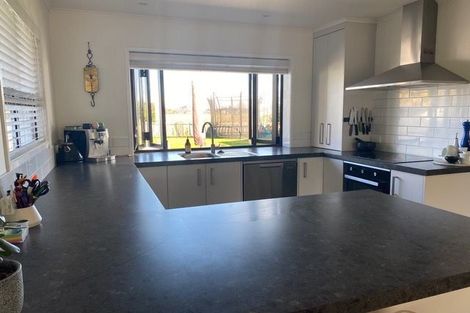 Photo of property in 14 Upham Street, Havelock North, 4130