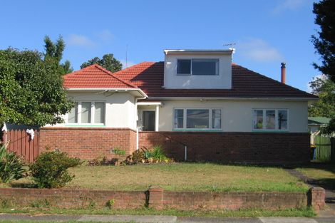 Photo of property in 15 Karaka Street, New Lynn, Auckland, 0600