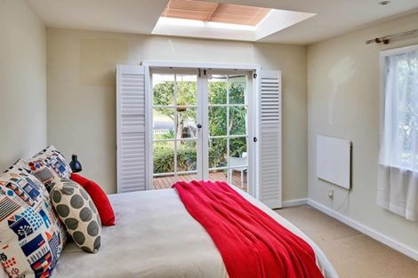 Photo of property in 9 Mahoe Street, Eastbourne, Lower Hutt, 5013