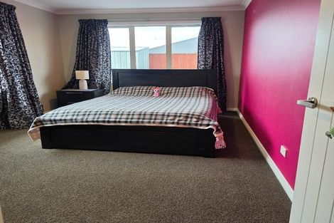 Photo of property in 73 Kippenberger Avenue, Rangiora, 7400