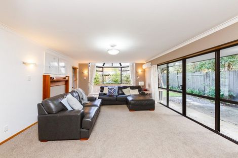Photo of property in 4 Dresdan Court, Hokowhitu, Palmerston North, 4410