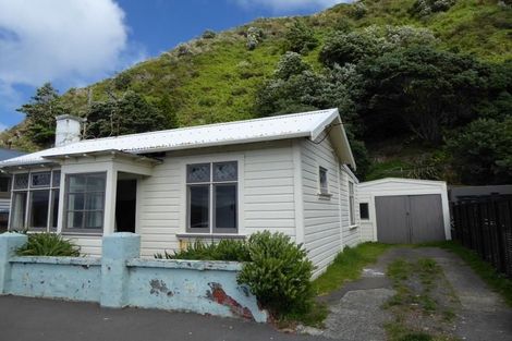 Photo of property in 168 Breaker Bay Road, Breaker Bay, Wellington, 6022