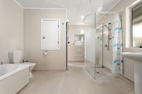 Photo of property in 424 East Bank Road, Edgecumbe, Whakatane, 3193