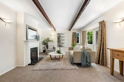 Photo of property in 2 Fitzpatrick Place, Chatswood, Auckland, 0626