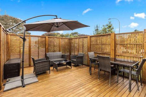 Photo of property in 11 Lanier Place, Glendene, Auckland, 0602