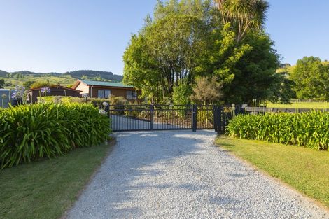 Photo of property in 749 Kanakanaia Road, Te Karaka, 4091