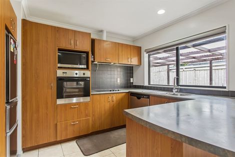 Photo of property in 52 Magic Way, Randwick Park, Auckland, 2105