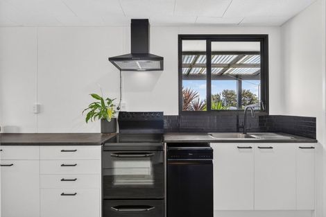 Photo of property in 4 Sequoia Place, Pukete, Hamilton, 3200