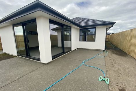 Photo of property in 15 Bill Hammond Drive, Belfast, 8051