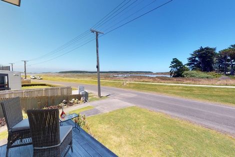 Photo of property in 2 Carter Crescent, Foxton Beach, Foxton, 4815