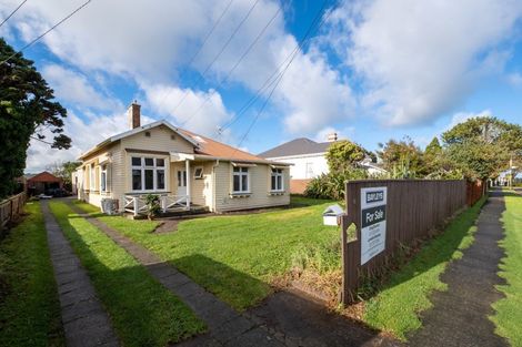 Photo of property in 60 Collins Street, Hawera, 4610