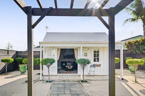 Photo of property in 89 Pendarves Street, New Plymouth, 4310